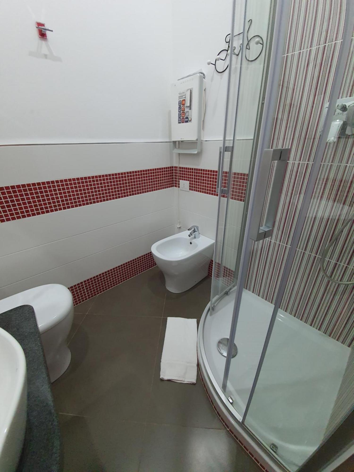 Ari Guest House La Spezia Phòng bức ảnh